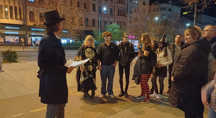 Cilinder, köd és kártyatrükk – Egy éjszaka Debrecen szellemeivel