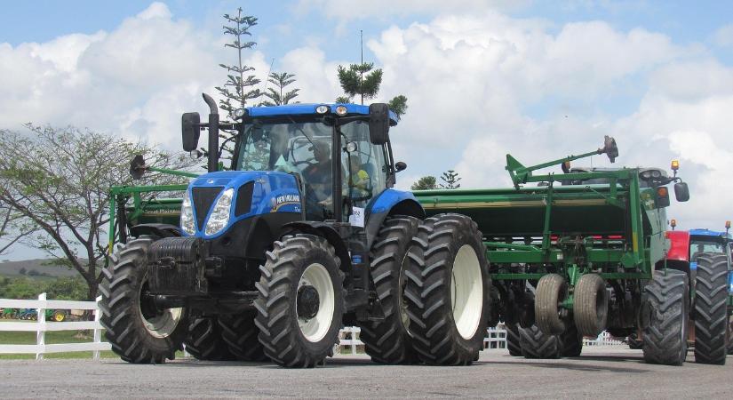NAV-árverés: mezőgazdasági gépekre és eszközökre lehet licitálni