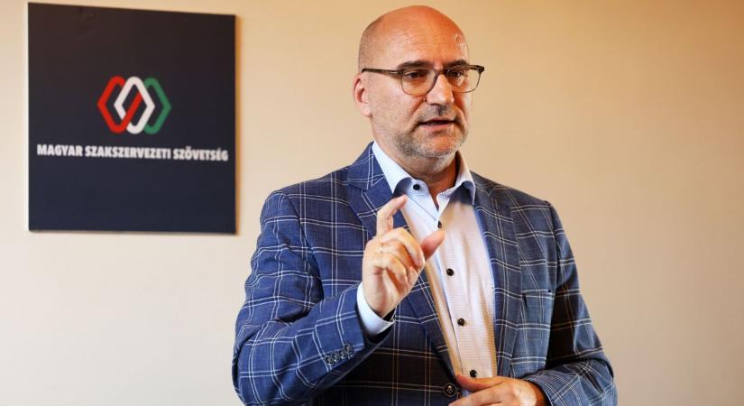 Az eredeti számok már nem tarthatók, két számjegyű minimálbér emelés kellene