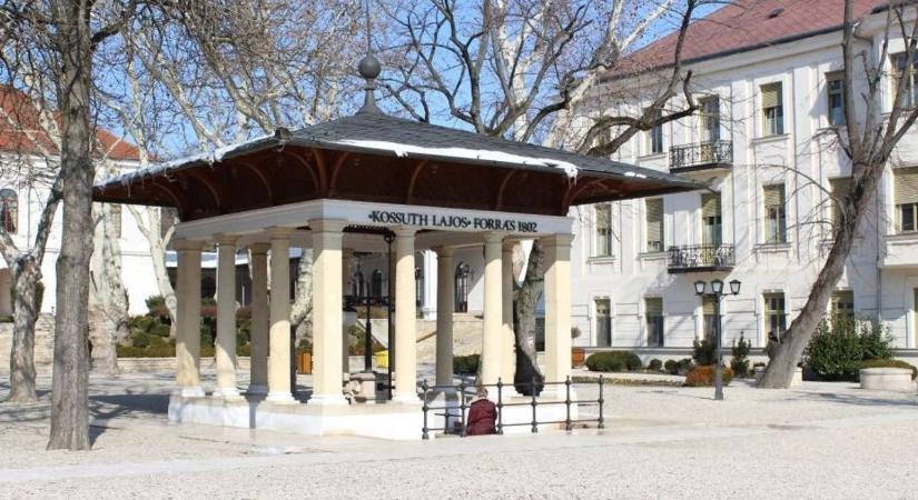 Kitiltják a cigit Balatonfüred frekventált pontjairól!