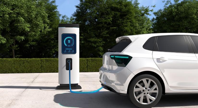 Szakértő: az elektromos autóknál a casco nem luxus, hanem szükséglet