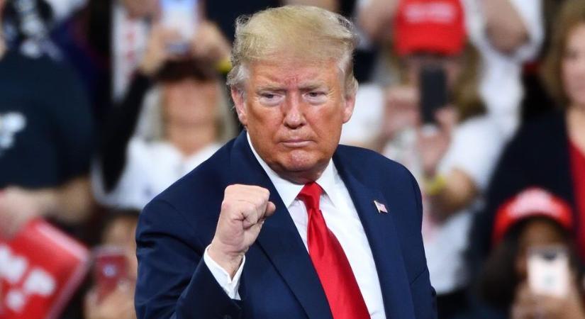 Tüzes fegyverekkel készül Trump gyors és kegyetlen támadásra