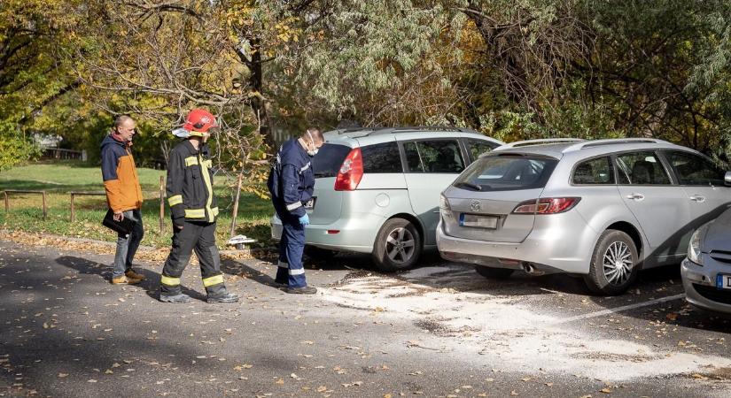 Több autót is meglékeltek az üzemanyagért Győrben