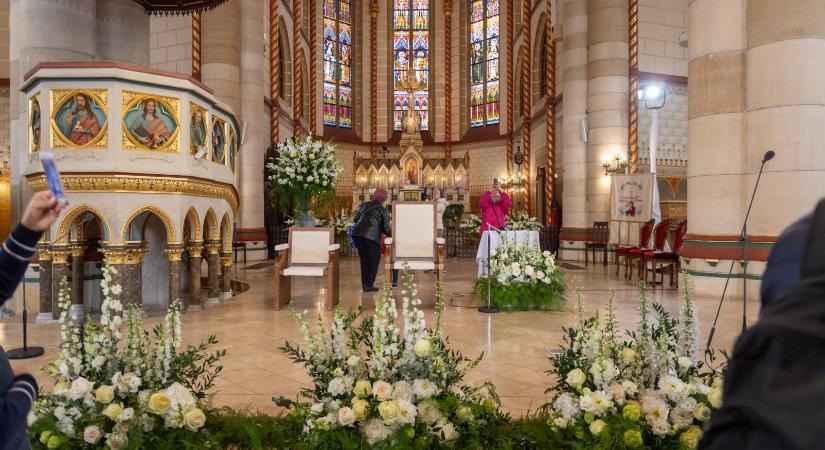 Eltiltása után is évekig szervezhetett gyerektáborokat a pedofília miatt elküldött pap, aki a Szőlő utcában is dolgozott