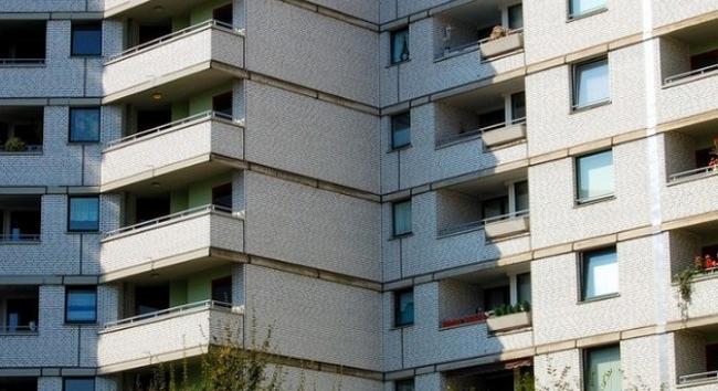 14,2 százalékos visszaesés az ingatlanpiacon