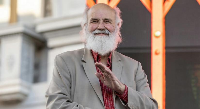 Iványi Gáborékat csoportosan elkövetett hivatalos személy elleni erőszakkal vádolták meg