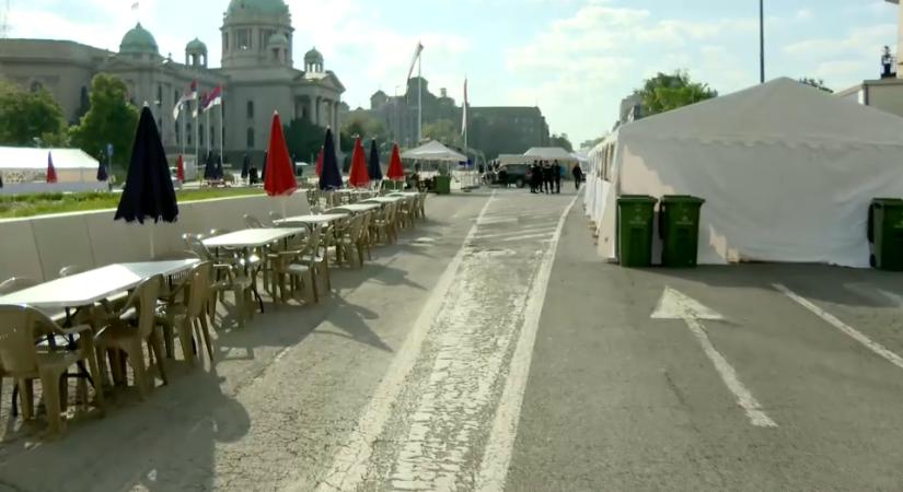 Ideje megkeresnünk az országot, ami elveszett félúton a parlament és Ćacilend között