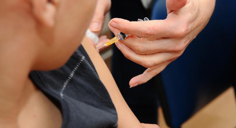 Visszatért a rettegett gyerekbetegség és most a legkisebbekre vadászik