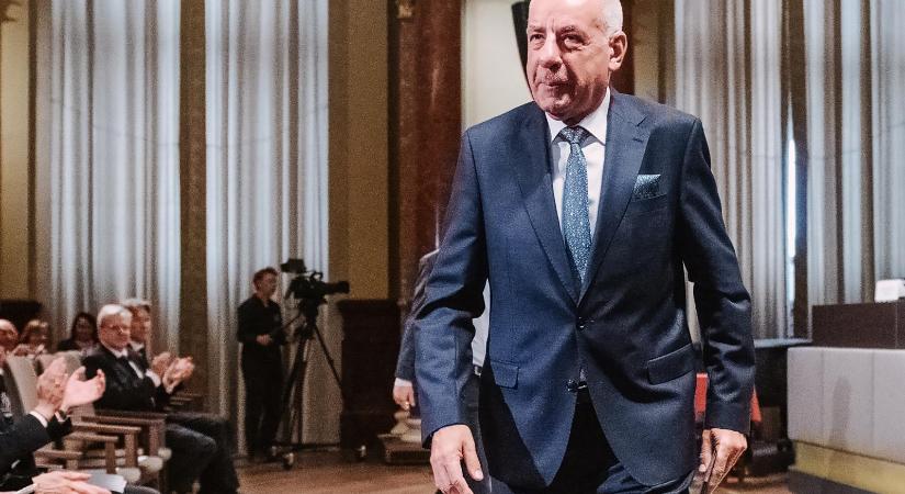 Sulyok Tamás elutazott Katarba