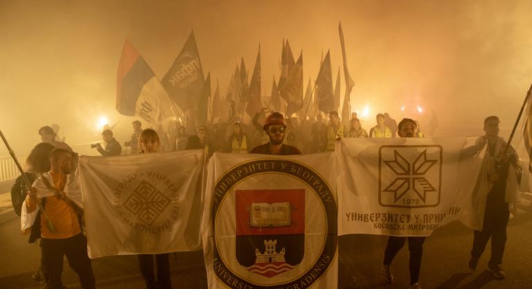 Lázadó Újvidék: „A kollektív gyász és a felébredt emberi szolidaritás városa”