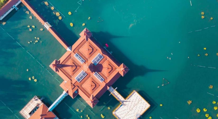 Hévízi Tófürdő: csak szabadtéren lehet fürdőzni