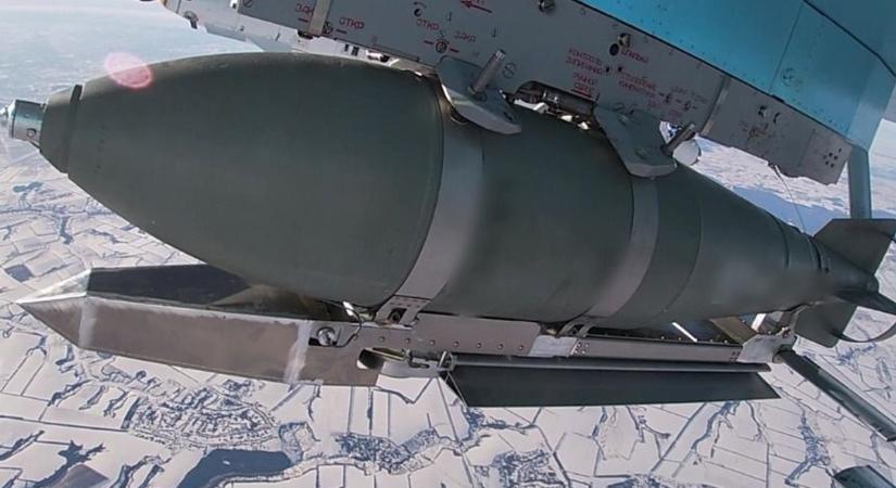 Lélegzetelállító felvétel: ledobták az oroszok a rettegett FAB-1500-ast, de a másfél tonnás bomba „visszapattant” (VIDEÓ)