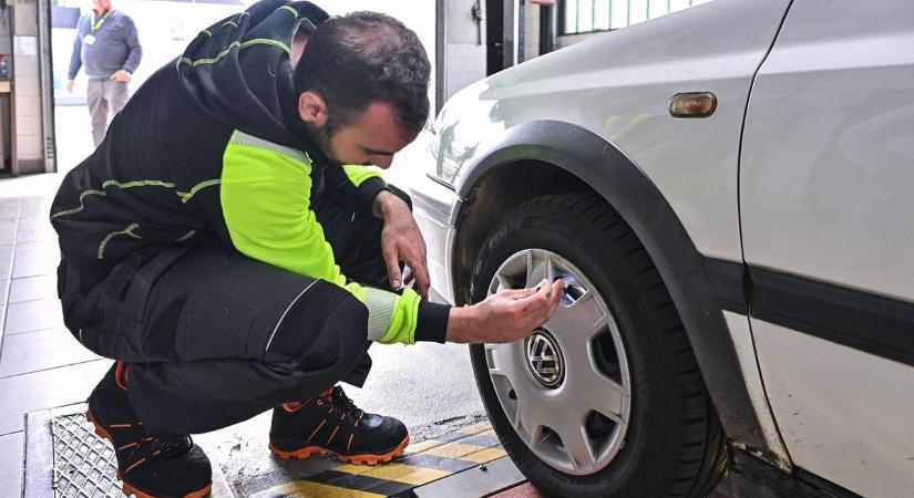 Felesleges a téli gumi? - Már állnak a sorok a szerelőműhelyeknél