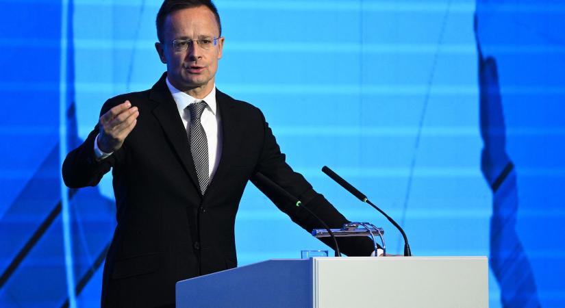 Példátlan, ami Sziijártó Péter oldalára kikerült, magyar miniszternek ilyenben még nem volt része