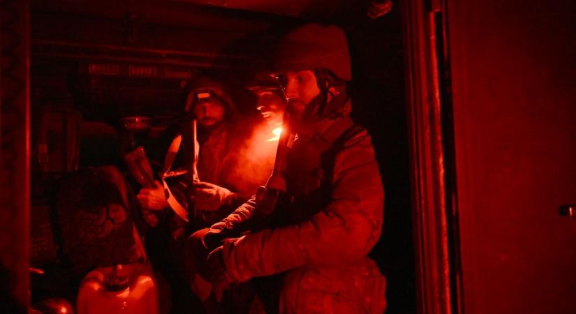 Újabb szög Ukrajna koporsójába: már visszavonulni is késő, miközben az oroszok ölébe hull egyik legféltettebb kincsük – szakértő a Mandinernek!