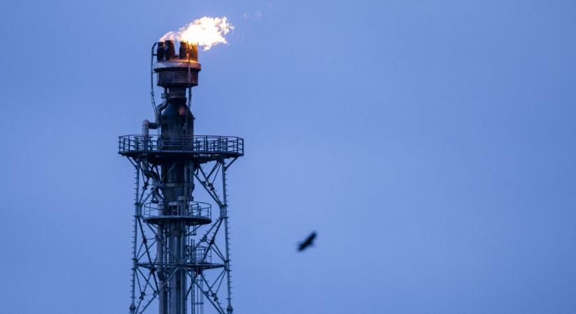 Az ukrán erők csapást mértek a szaratovi olajfinomítóra Oroszországban