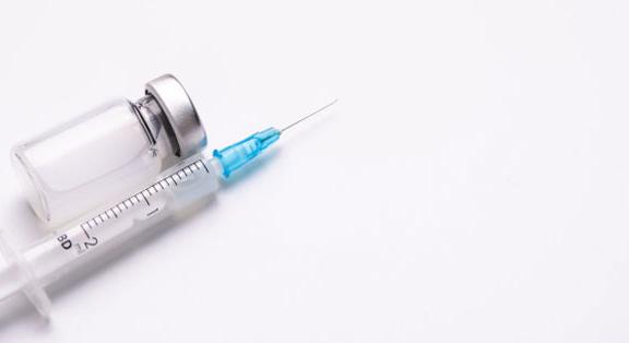 Koronavírus: óvatosságra int az orosz vakcina fejlesztője egyes súlyos betegségek esetén