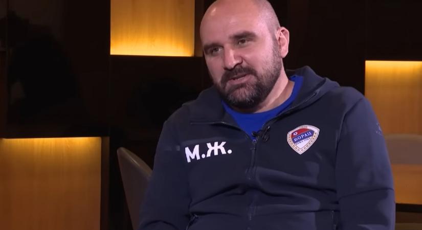 Összeesett és meghalt egy edző egy szerb élvonalbeli focimeccsen