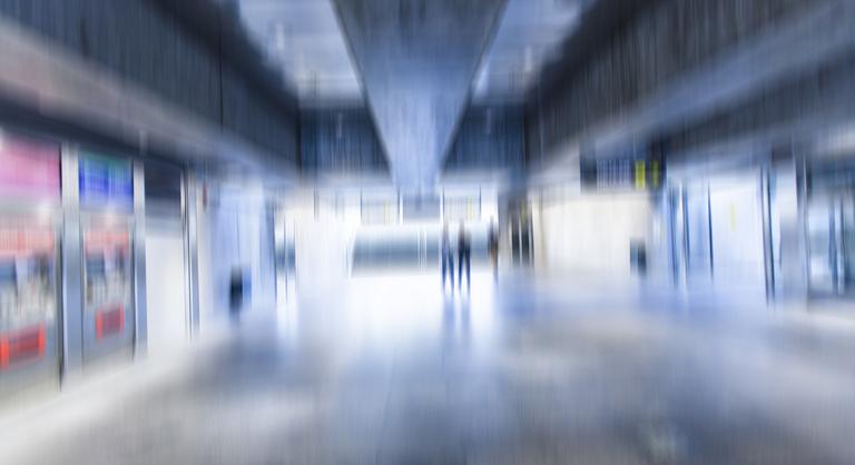 Ronthatja a látásunkat a szemüveg viselése?