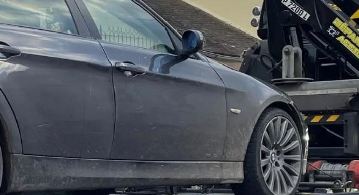 225-tel száguldott a BMW-vel, azonnal ugrott a friss jogsi