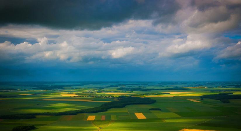 Hatalmas fordulatot vesz az időjárás, ennek mindenki örülni fog