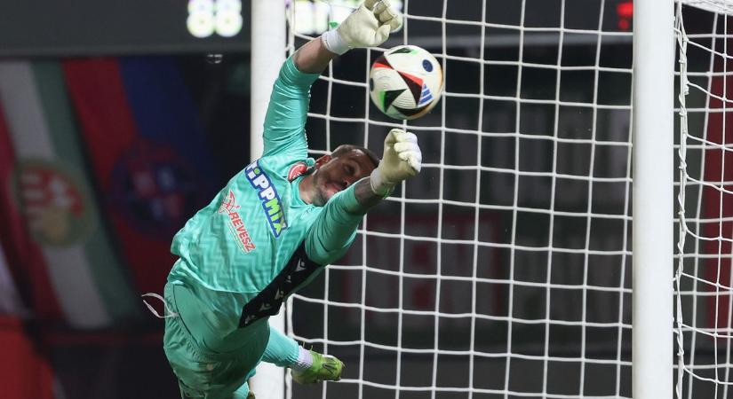 Először „húzta le a rolót" a Szpari kapusa! Őrült bravúrjáról is szót ejtett Kovács Dániel (videóval)