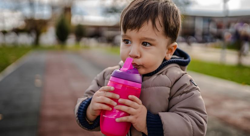 Eleget iszik a gyereked? Ezek a kulacsok segítenek, hogy több víz fogyjon