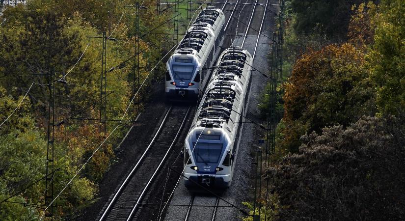 Gázolt a vonat Újszásznál