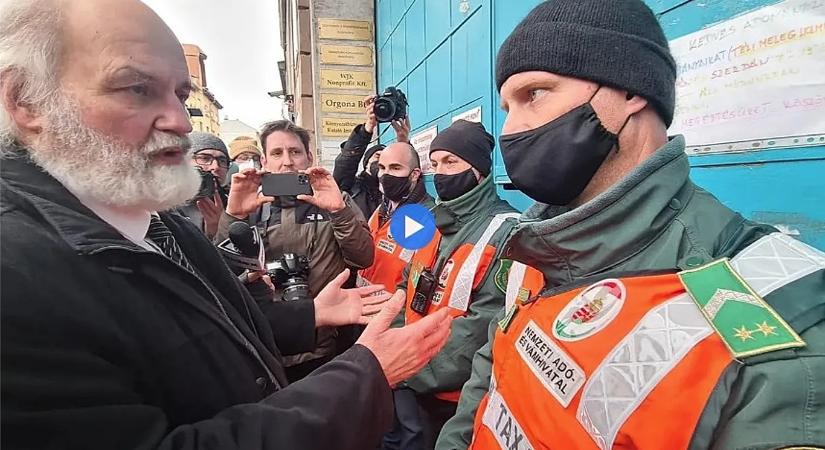 Vádemelés Iványi Gábor és több ellenzéki politikus ellen hivatalos személy elleni erőszak miatt