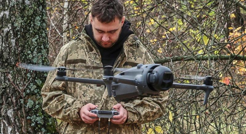 Zelenszkij szerint a hónap végére naponta 600-800 elfogó drónt lesznek képesek gyártani – Exportra is termelnek