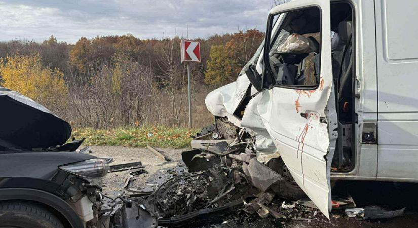 Szörnyű autóbaleset történt Gát közelében