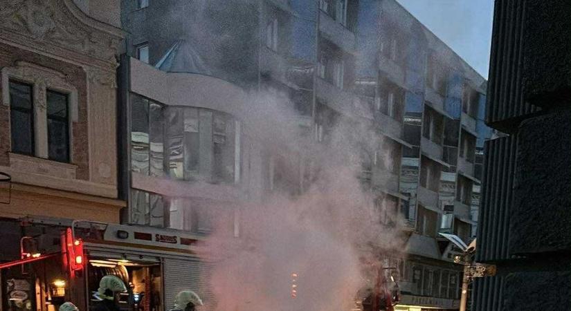 Felcsaptak a lángok a belváros szívében, míg aludtál!