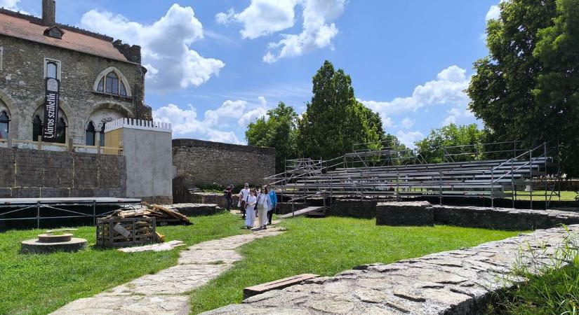 Újraindultak az ásatások a Tatai-várban - videóval