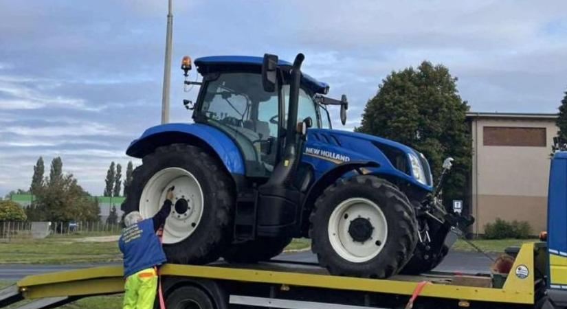 Zalai „bolhapiac” gazdáknak: traktorokat és mezőgazdasági gépeket árverez a NAV