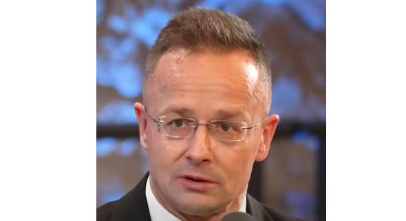 Szijjártó Péter: Egy háborús ország hatóságai férhetnek hozzá magyar állampolgárok legszemélyesebb adataihoz