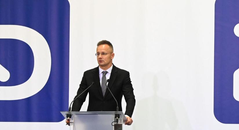 Szijjártó kíméletlenül nekiment a Tisza Pártnak: a modern magyar politikatörténet egyik legnagyobb botrányáról beszélt (VIDEÓ)