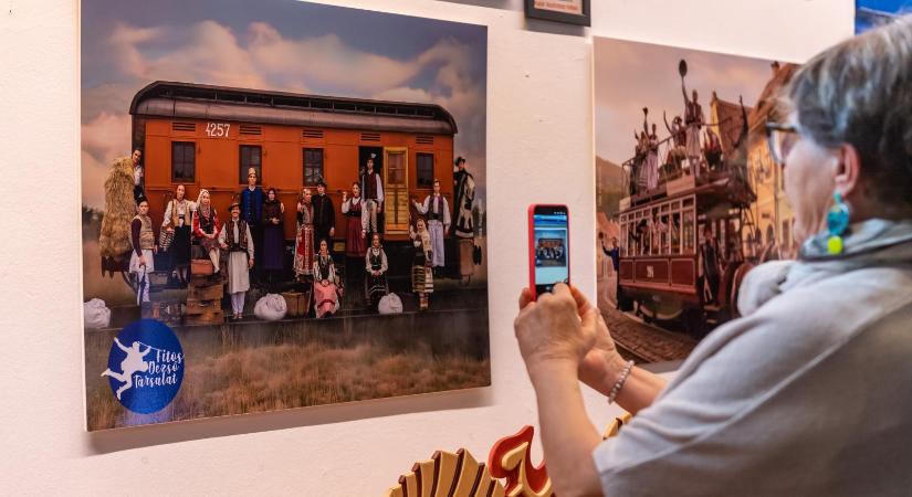 Tánc, mese és erdélyi varázslat