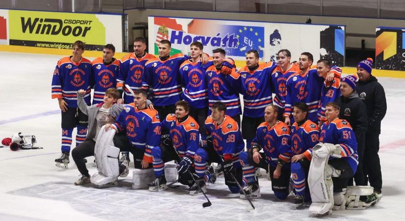 Felrobbant a Jégcsarnok: parádés meccsen győztek a Titánok! (galéria)