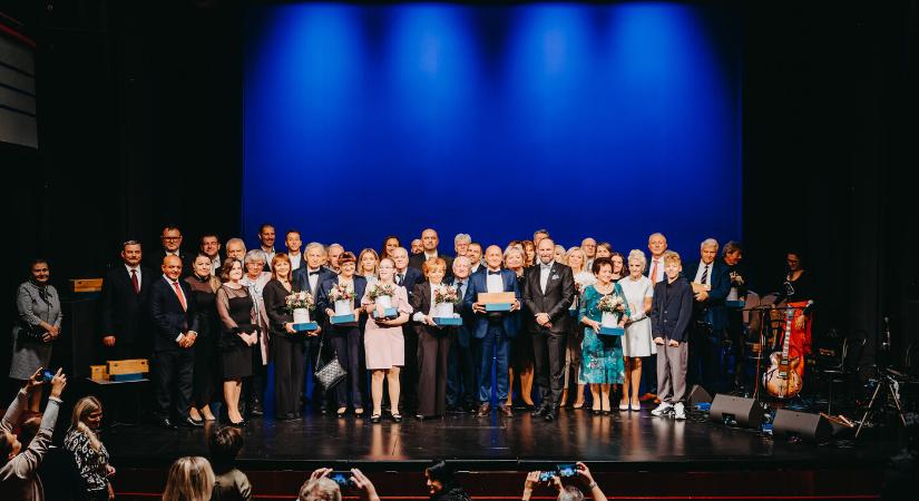 Több magyar díjazott is van Nagyszombat megye idei kitüntetettjei között