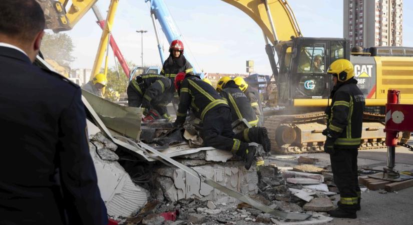 A hiányzó naplókból derülhetne ki miért omlott le az előtető