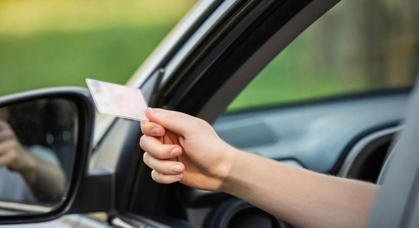 Bővül az ingyenes jogsiszerzés Szegeden – már a vezetési órák is ingyenesek, de nem mindenkinek