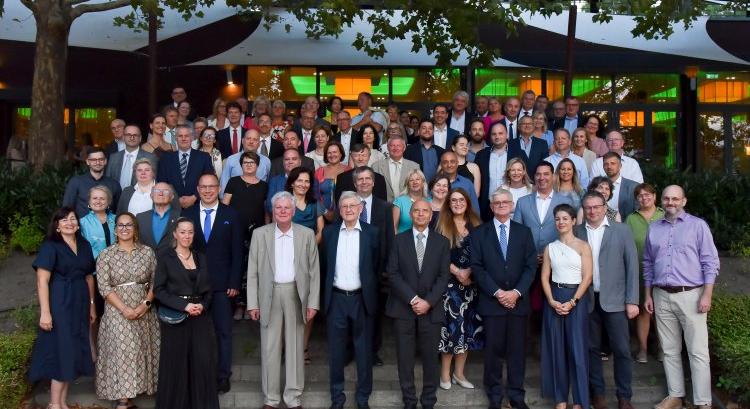 35 éve a csomagolás szolgálatában