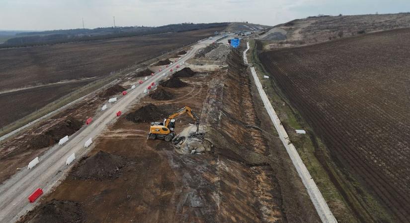Lázár János nem teketóriázott: már be is nyújtotta a közbeszerzési törvény módosítását