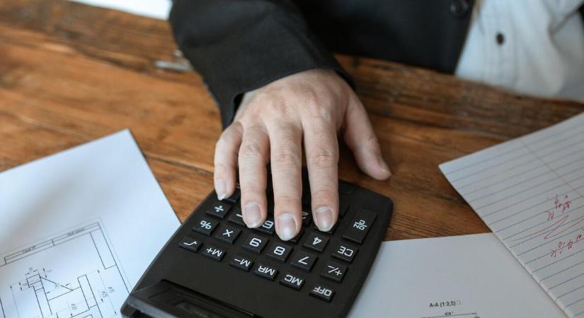 Gyomrost kaptak a magyar cégek – komoly kellemetlenséget hozott a november