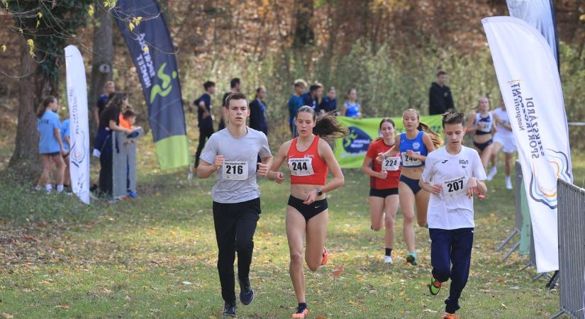 Sötétvölgyben is késhegyre menő csatát vívtak a kiváló magyar futók (galériával)