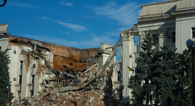 Rakétákkal és drónokkal támadta Ukrajnát éjjel az orosz hadsereg