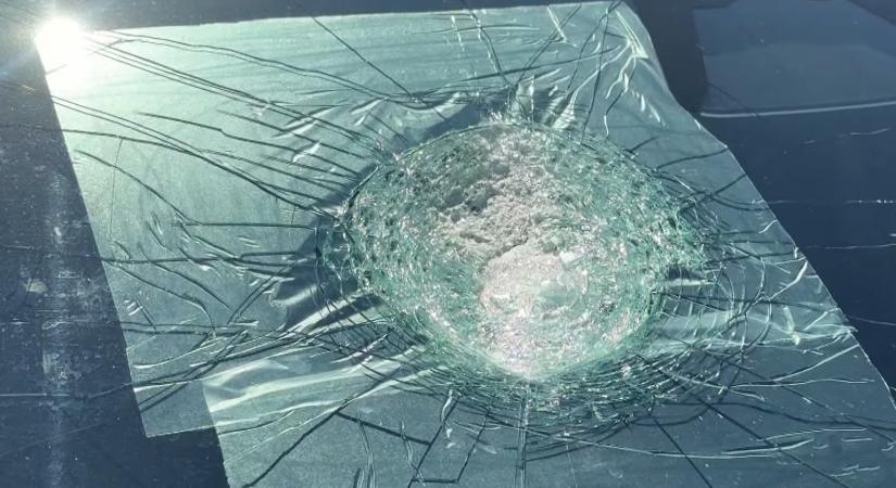 Válaszolt az Univerzum Elon Musknak: meteorit csapódhatott egy Teslába