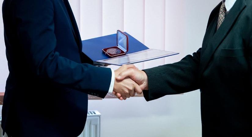 Mutatjuk, kit tüntettek ki a Vármegye Védelméért Díjjal