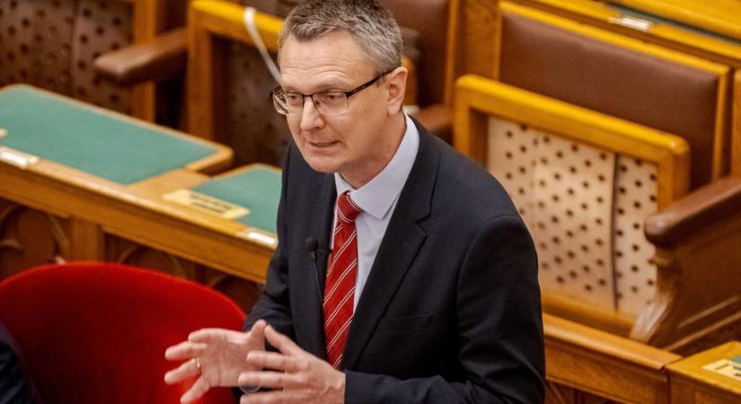 Havi 150 ezer forintos lakhatási támogatást kapnak a Pest vármegyei rendvédelmi dolgozók