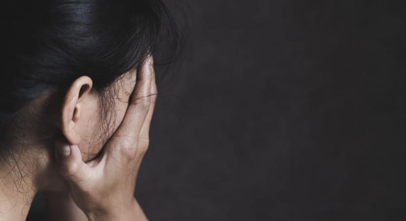 „Ha meglátlak, kitépem a hajad” - A volt párját hónapokon át rettegésben tartotta egy szombathelyi férfi